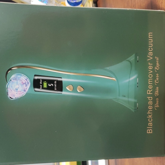 Blackhead Remover Vacuum - Picture 1 of 2